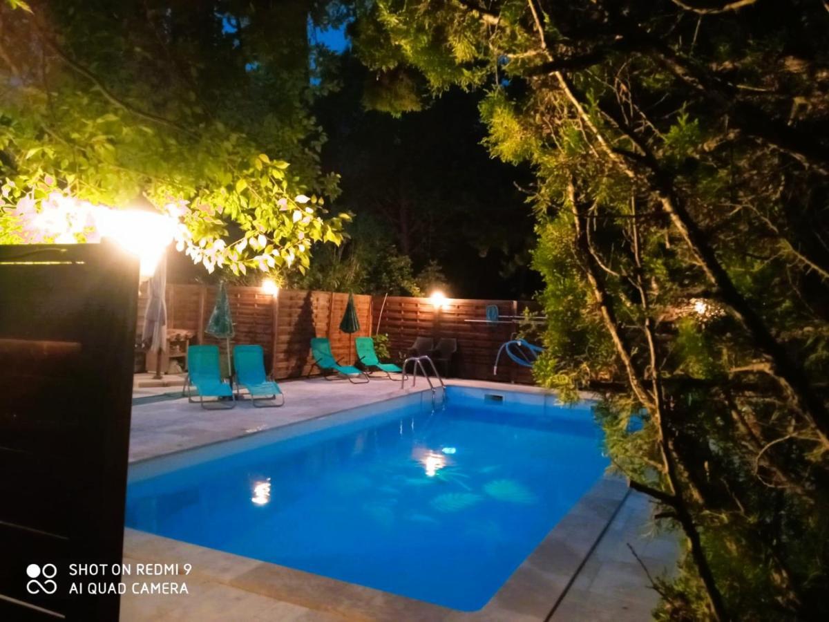 Chambre Independante Piscine, Parc, Cuisine... Brézilhac Buitenkant foto